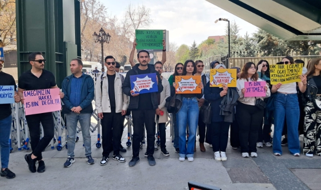 Atama bekleyen öğretmenler MEB önünde eylemde: 