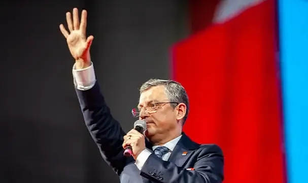 Özgür Özel, Hristiyan cemaatlerin liderlerini arayarak Paskalya Bayramı'nı kutladı 
