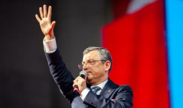 Özgür Özel: 
